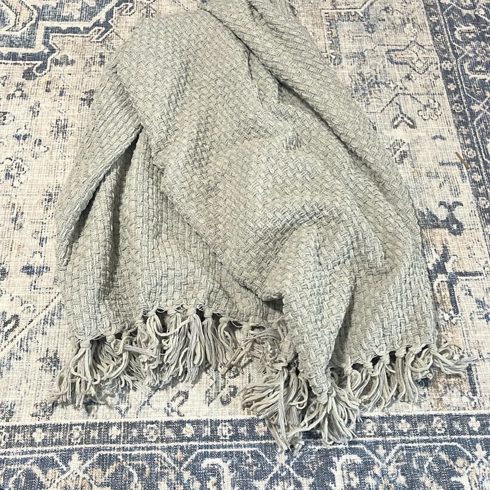 Cozy Woven Blanket in Soft Gray with hints of lavender
